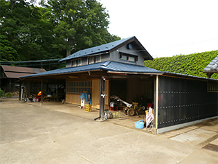 改修後：錆びにくいガルバリウムで屋根と外壁を覆いました