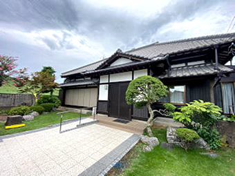 大規模な外構と外装のリフォーム工事